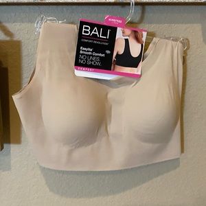 ✨ SALE NWT Wirefree Lined Comfort Bra in Beige / Nude